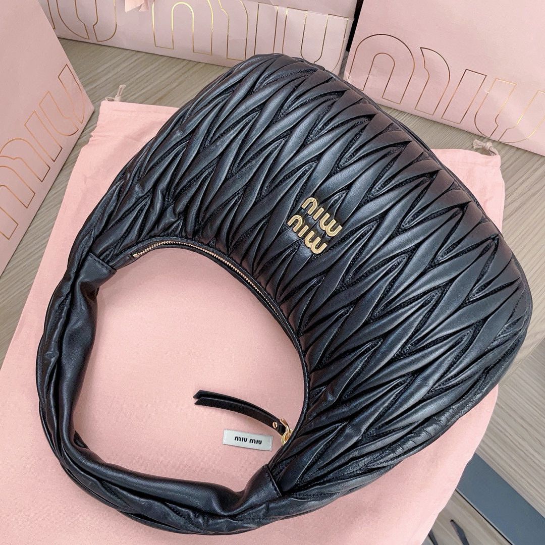 Miu Miu Wander Matelasse Nappa Original Sheepskin Hobo Bag 5BC108 Black Miu Miu Wander Matelasse Nappa Original Sheepskin Hobo Bag 5BC108 Black