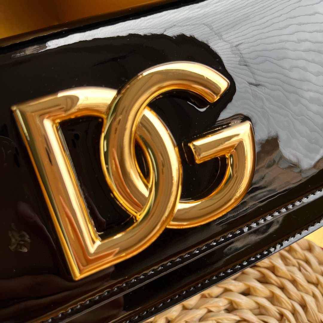 Dolce & Gabbana Patent leather Shoulder Bag DG9113 Black Dolce & Gabbana Patent leather Shoulder Bag DG9113 Black