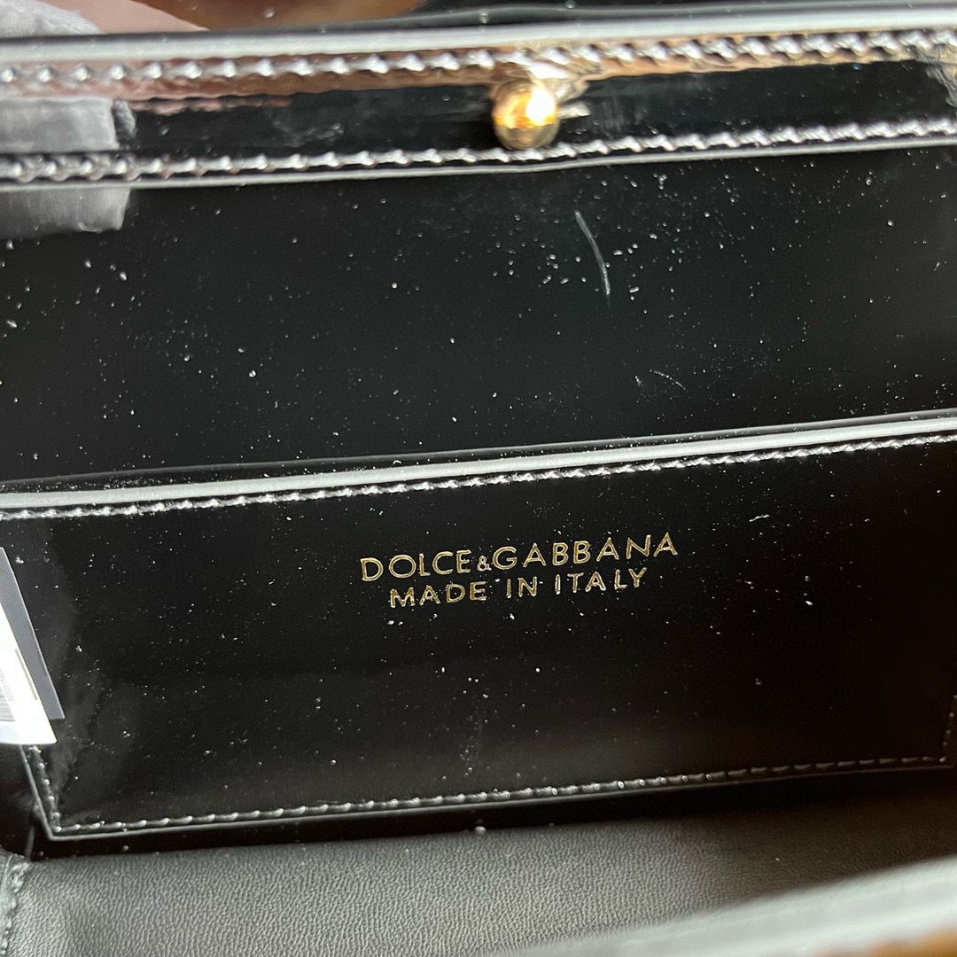 Dolce & Gabbana Patent leather Shoulder Bag DG9113 Black Dolce & Gabbana Patent leather Shoulder Bag DG9113 Black