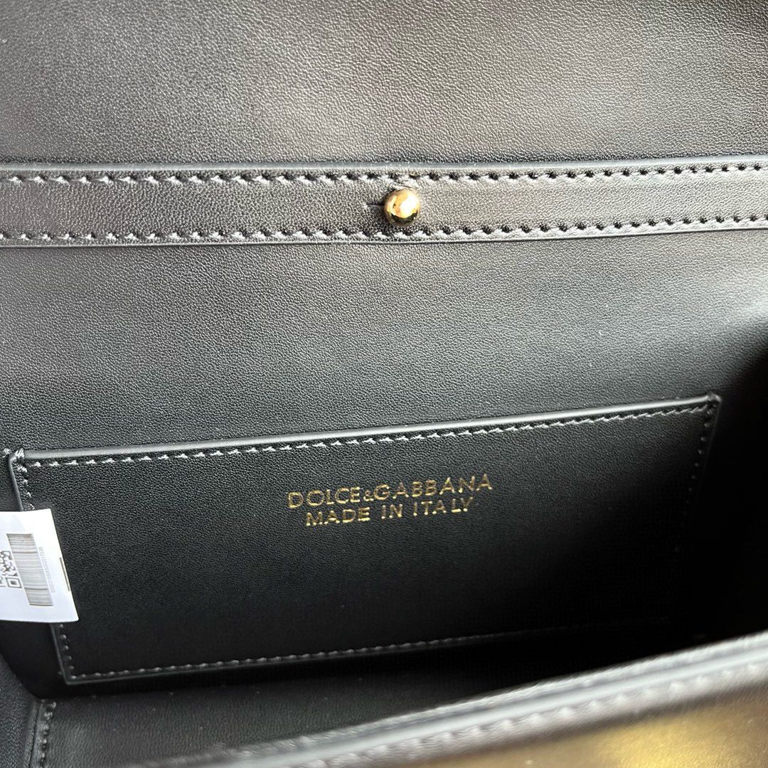 Dolce & Gabbana Sheepskin leather Shoulder Bag DG9113 Black Dolce & Gabbana Sheepskin leather Shoulder Bag DG9113 Black