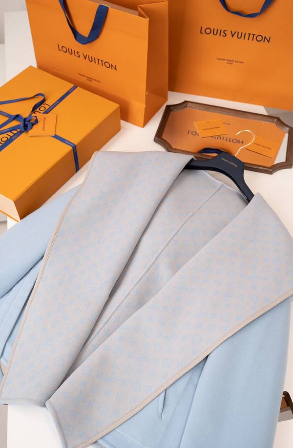 Louis Vuitton Top Quality Overcoat LVY00039 Louis Vuitton Top Quality Overcoat LVY00039