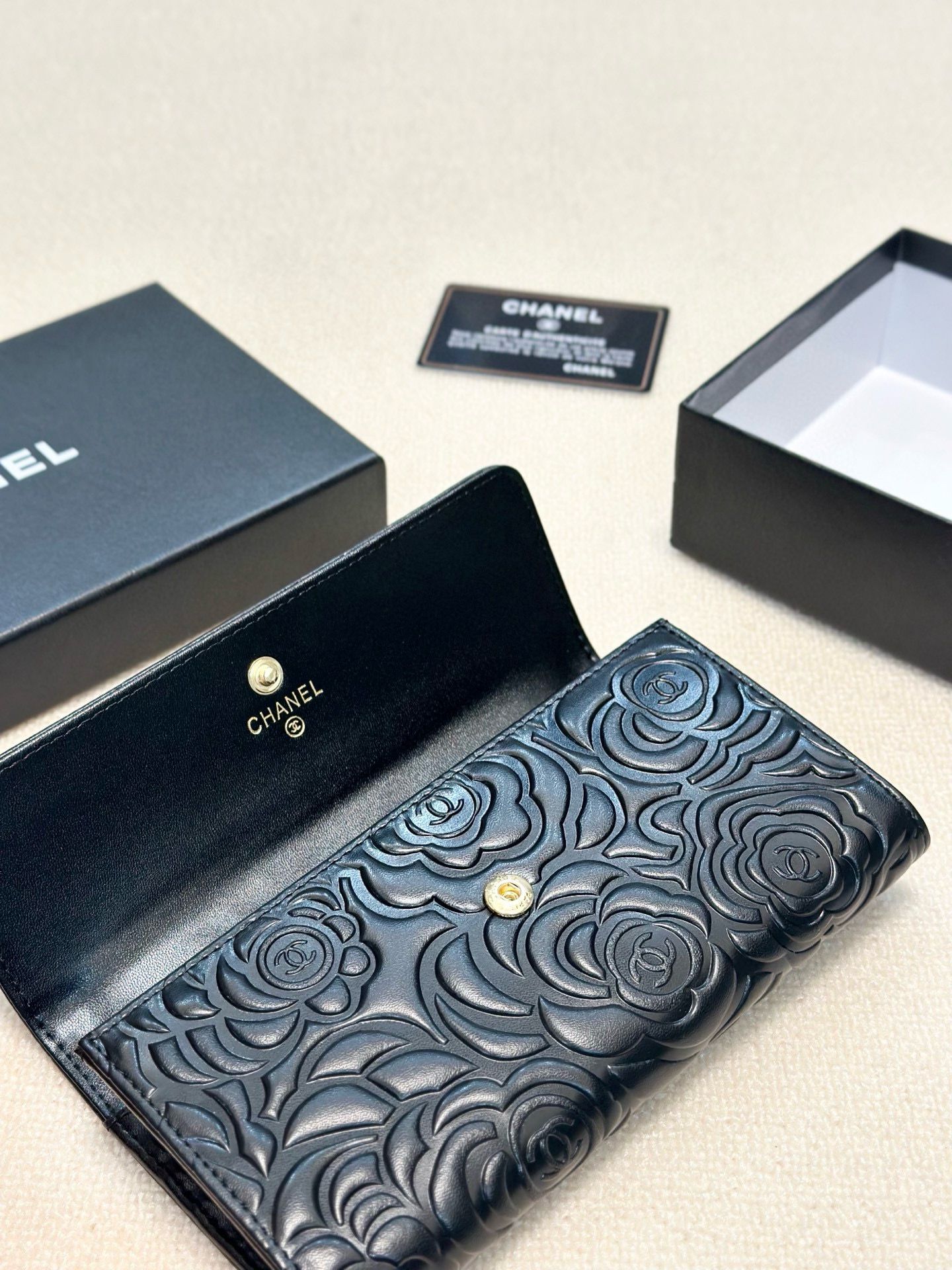 Chanel Original Leather Camellia Wallet C39020 Black Chanel Original Leather Camellia Wallet C39020 Black