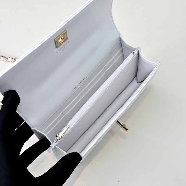 Chanel CLUTCH WITH CHAIN AB4293 white