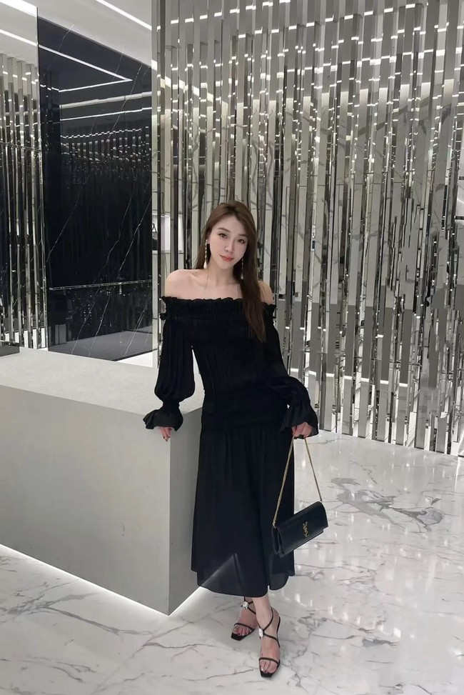 SAINT LAUREN SUNSET CLUTCH IN BOX SAINT LAURENT 810997 NOIR