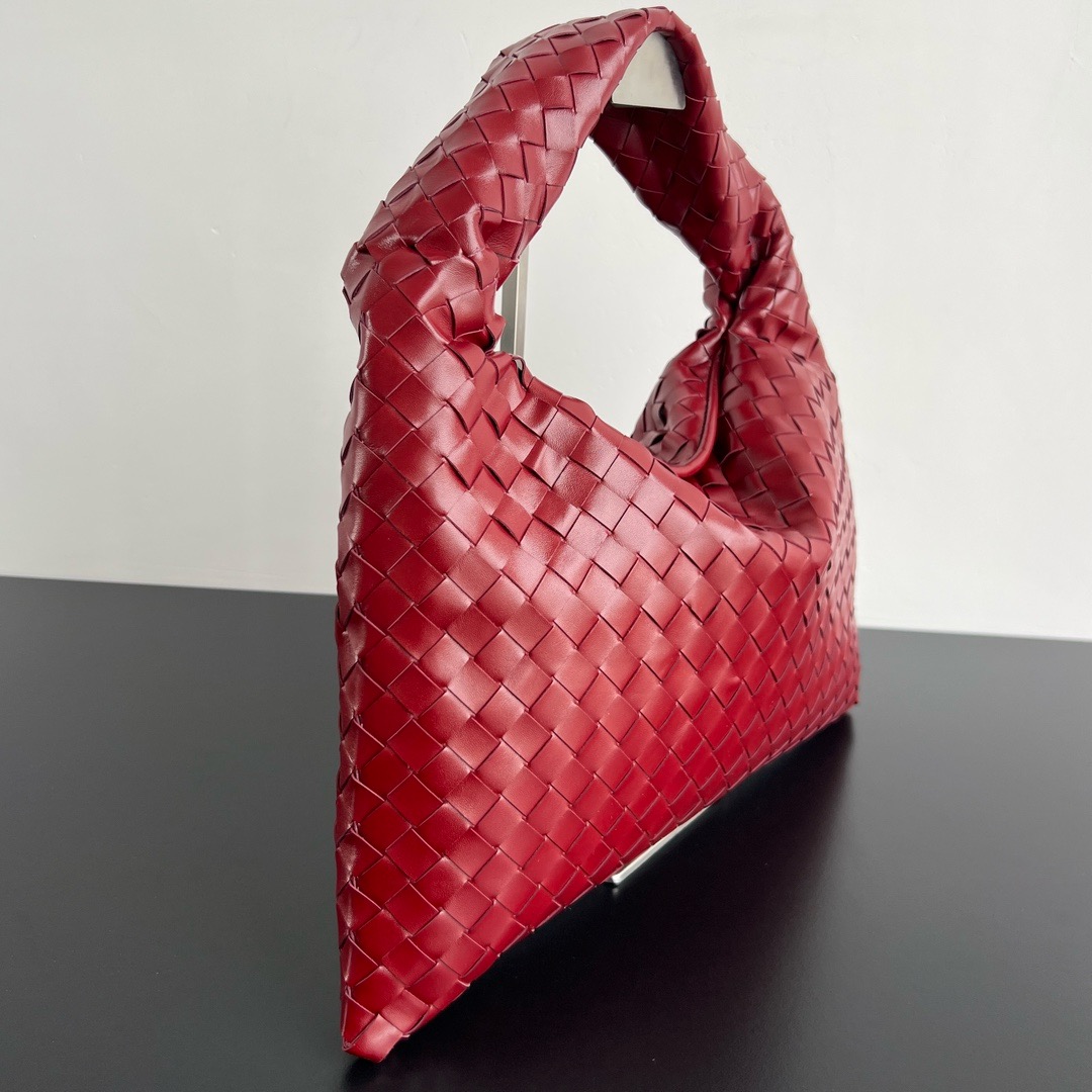 Bottega Veneta Hop Shoulder bag with Intrecciato craftsmanship in calf leather 796262 Sapele