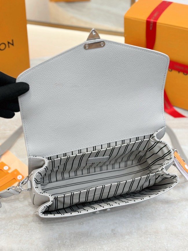 Louis Vuitton Pochette Metis M13481 Brume Gray