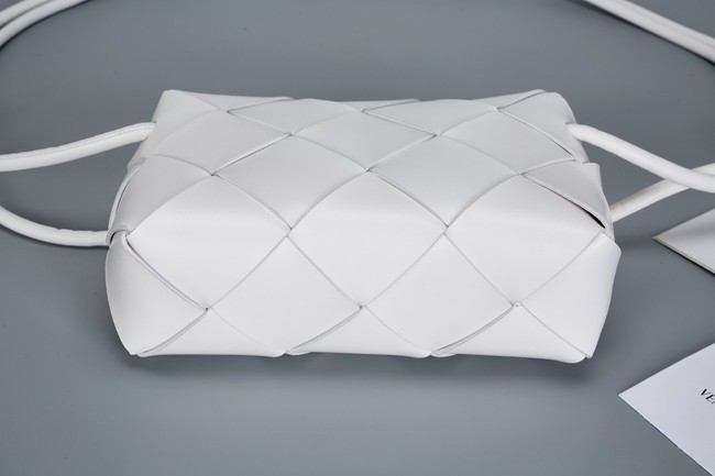 Bottega Veneta Intrecciato Concert Pouch D794258 white