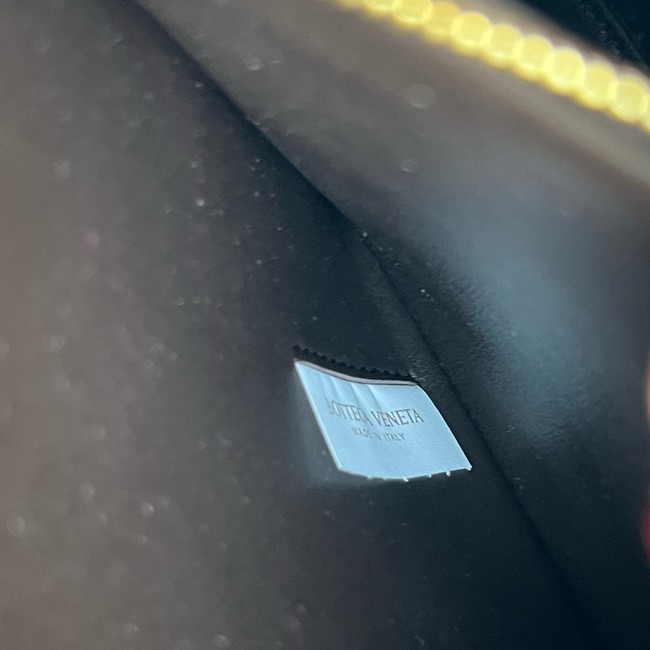 Bottega Veneta Patti Shoulder Bag 776783 Fondant