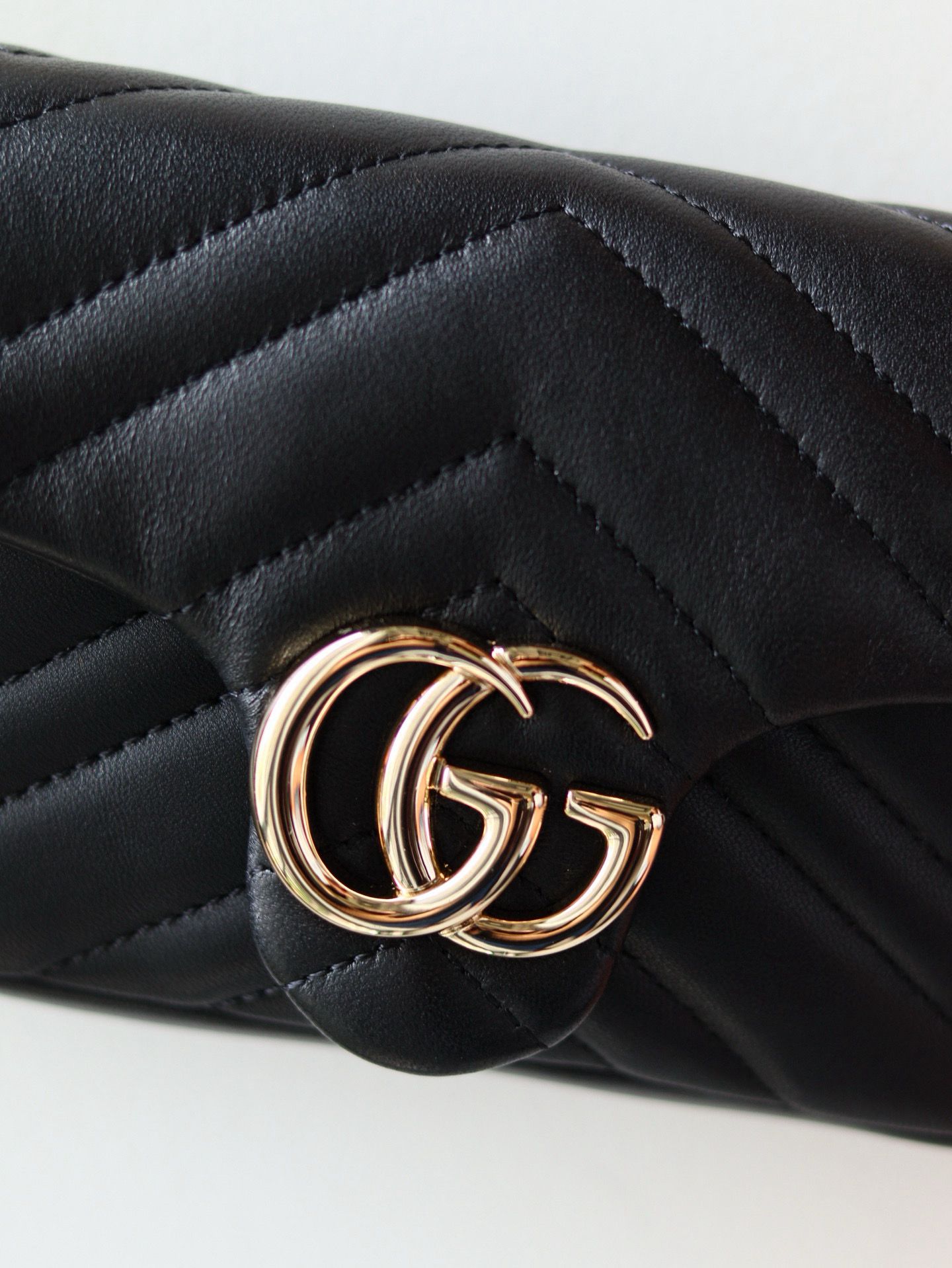 GUCCI GG MARMONT MINI SHOULDER BAG 841290 Black&Light Gold-Tone GUCCI GG MARMONT MINI SHOULDER BAG 841290 Black&Light Gold-Tone