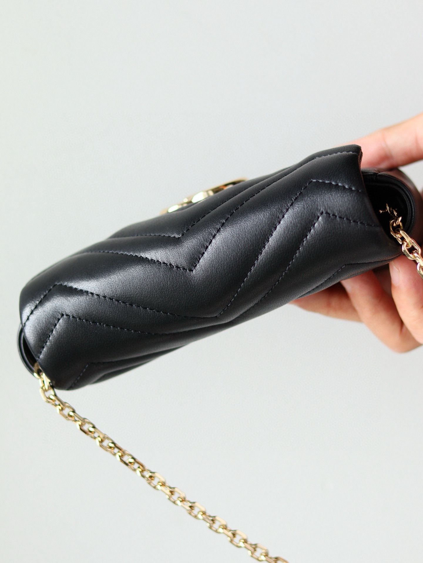 GUCCI GG MARMONT MINI SHOULDER BAG 841290 Black&Light Gold-Tone GUCCI GG MARMONT MINI SHOULDER BAG 841290 Black&Light Gold-Tone