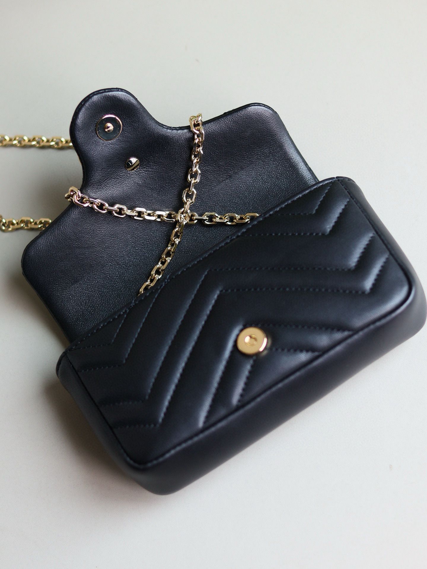 GUCCI GG MARMONT MINI SHOULDER BAG 841290 Black&Light Gold-Tone GUCCI GG MARMONT MINI SHOULDER BAG 841290 Black&Light Gold-Tone