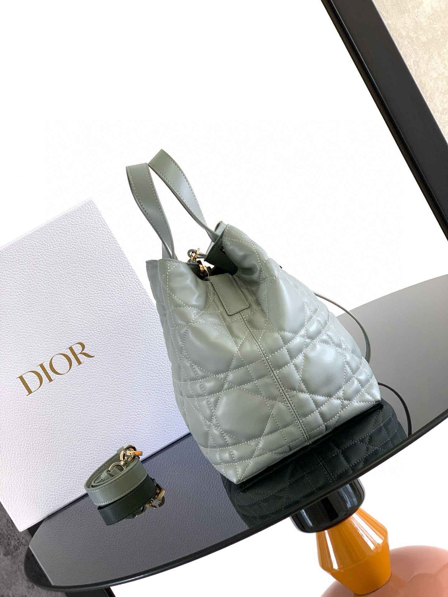 Medium Dior Toujours Vertical Tote Bag Macrocannage Calfskin M2836OSNW Gray Medium Dior Toujours Vertical Tote Bag Macrocannage Calfskin M2836OSNW Gray