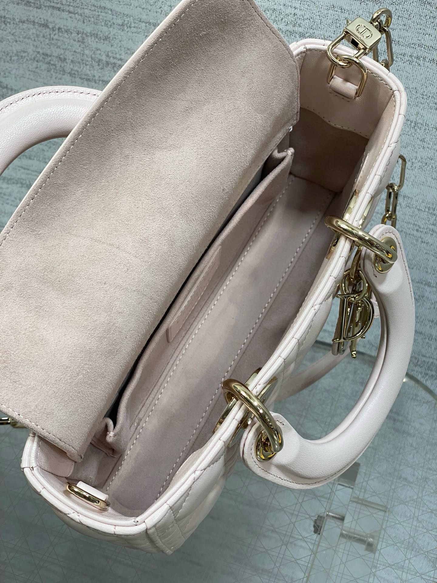 Dior Small Lady D-Joy Bag Cannage Lambskin M0613 Light Pink Dior Small Lady D-Joy Bag Cannage Lambskin M0613 Light Pink