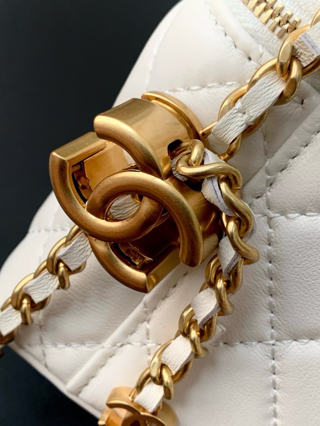CHANEL Lambskin Vanity with Chain AP3940 white