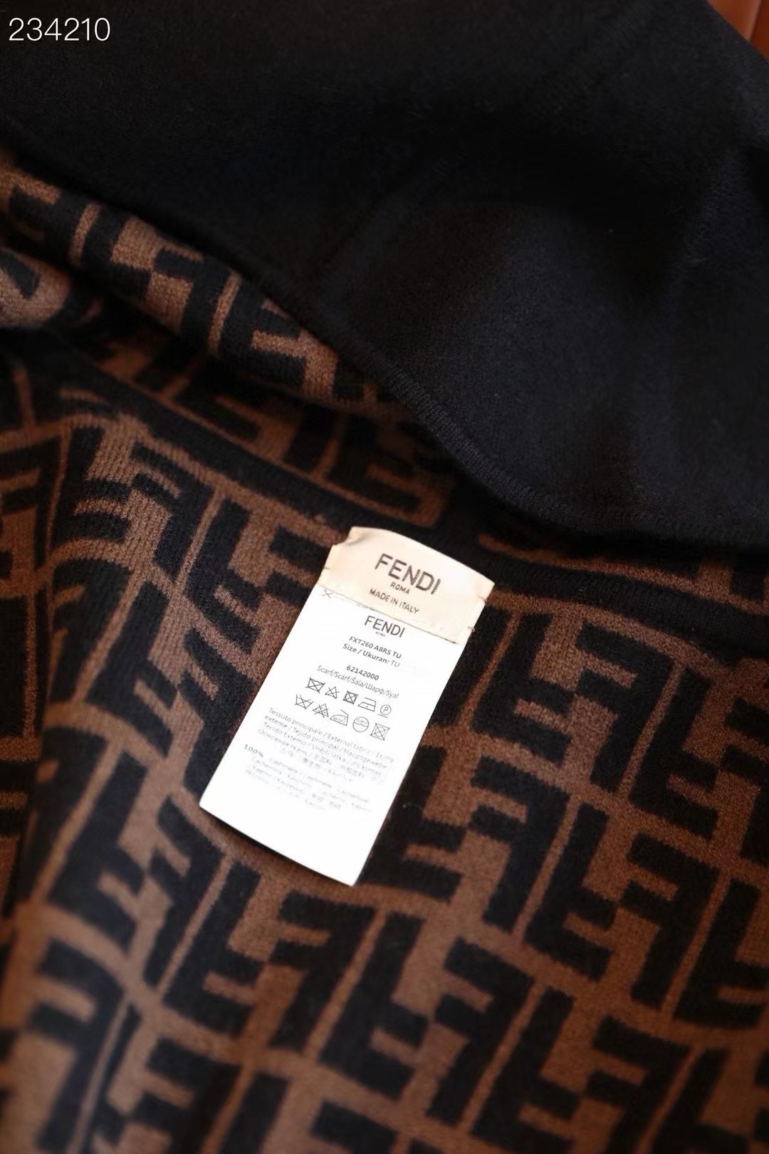 Fendi Cape Double-sided cashmere FDC35903