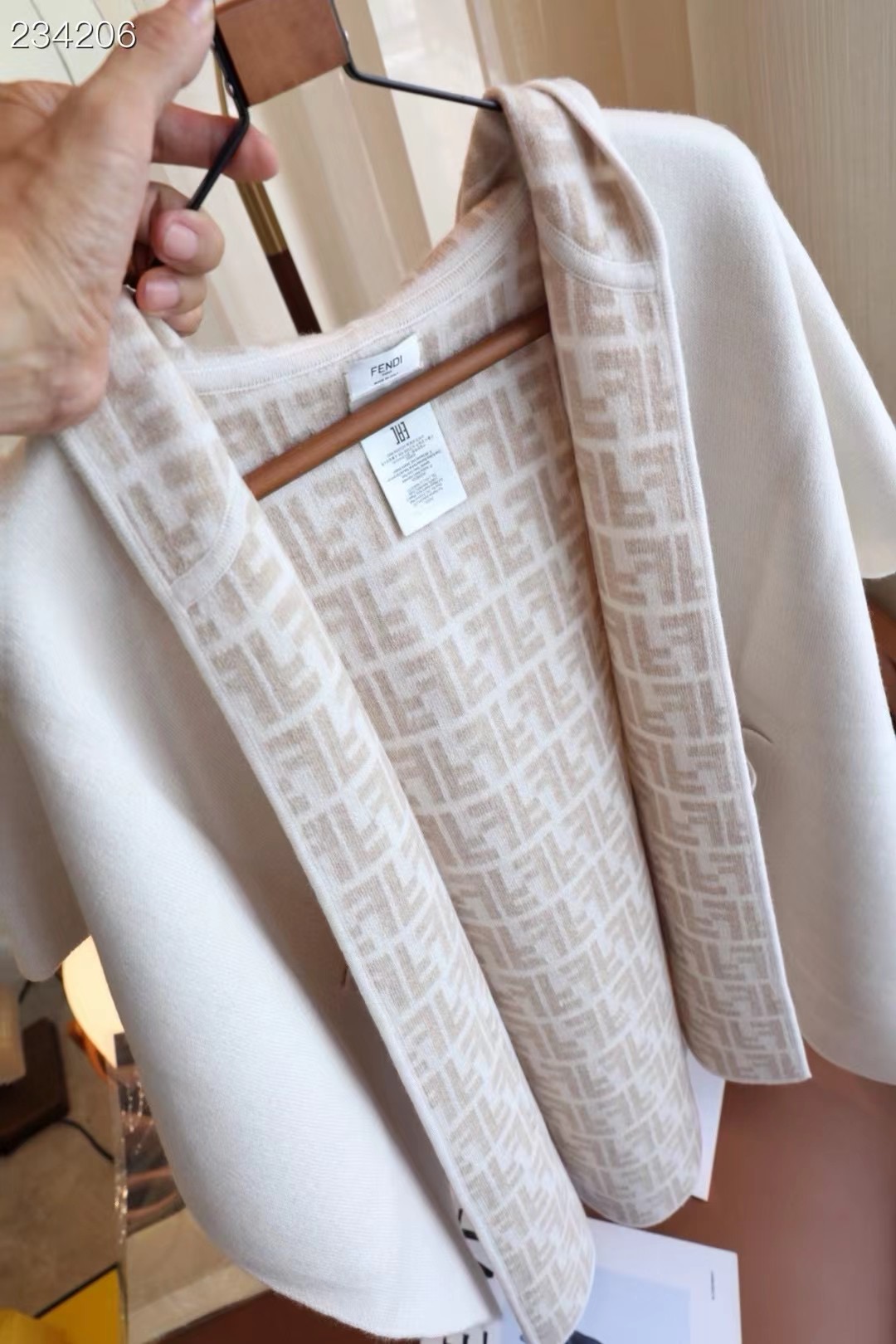 Fendi Cape Double-sided cashmere FDC35906