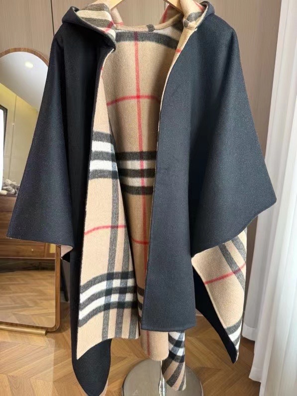 Burberry Cape Double-sided cashmere GG35927