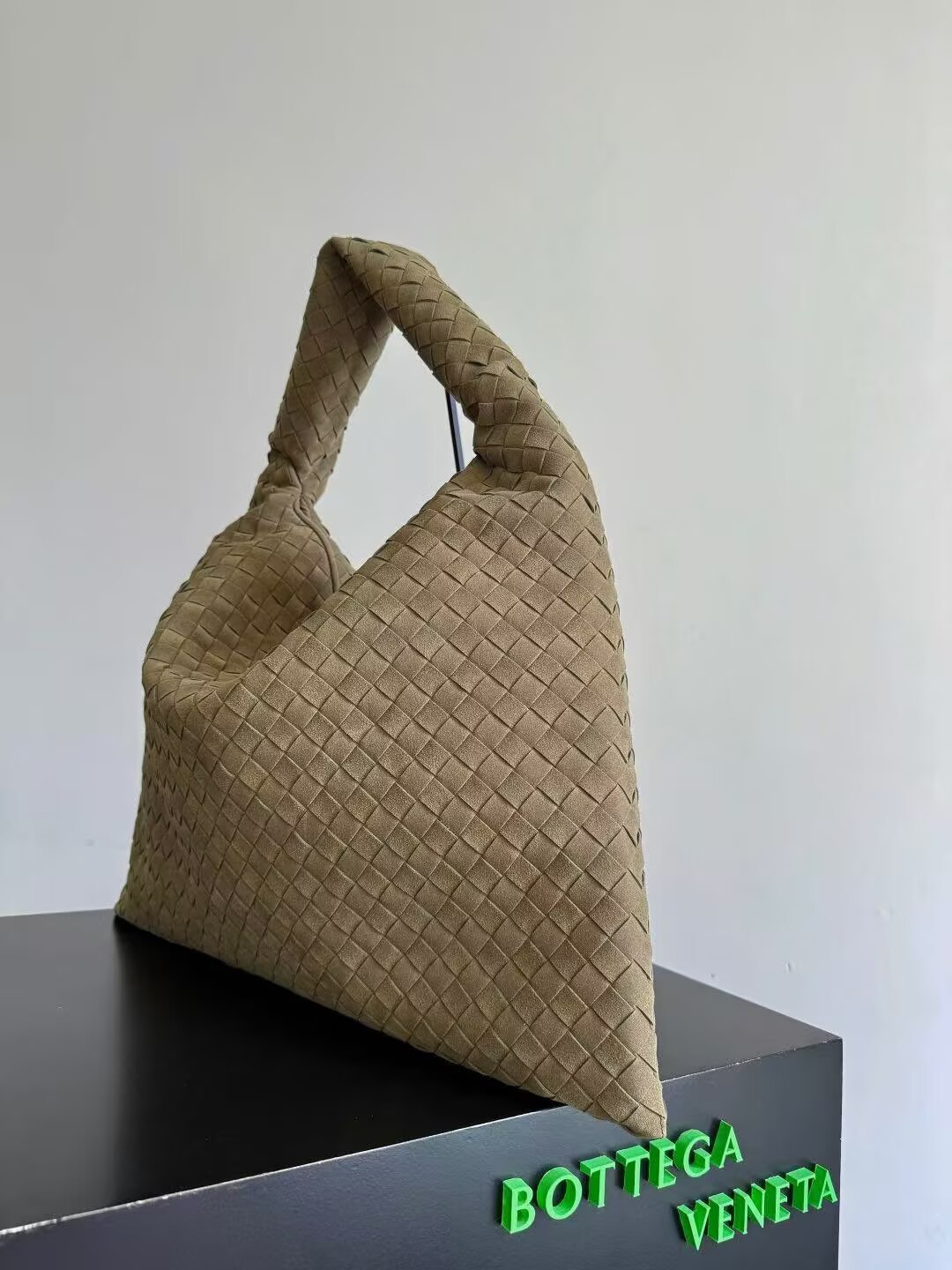 Bottega Veneta Large Hop Bag 763970 Gray Bottega Veneta Large Hop Bag 763970 Gray