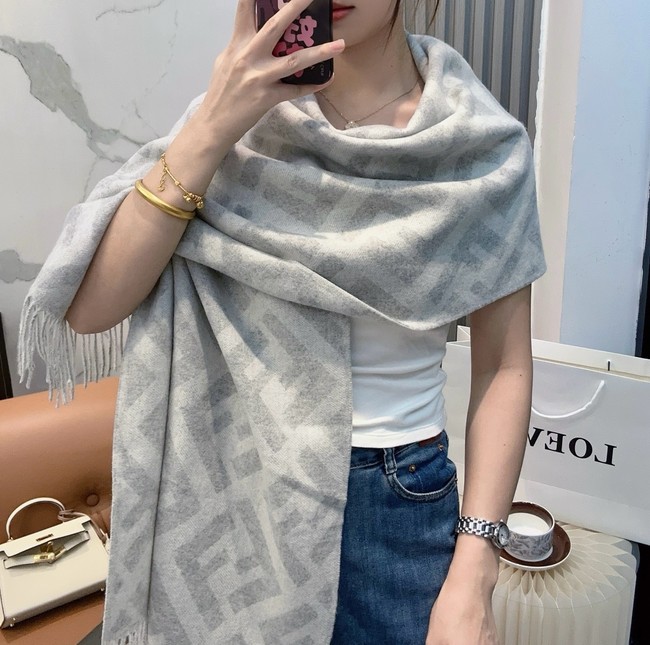 Fendi FF classic pattern cashmere scarf XT260