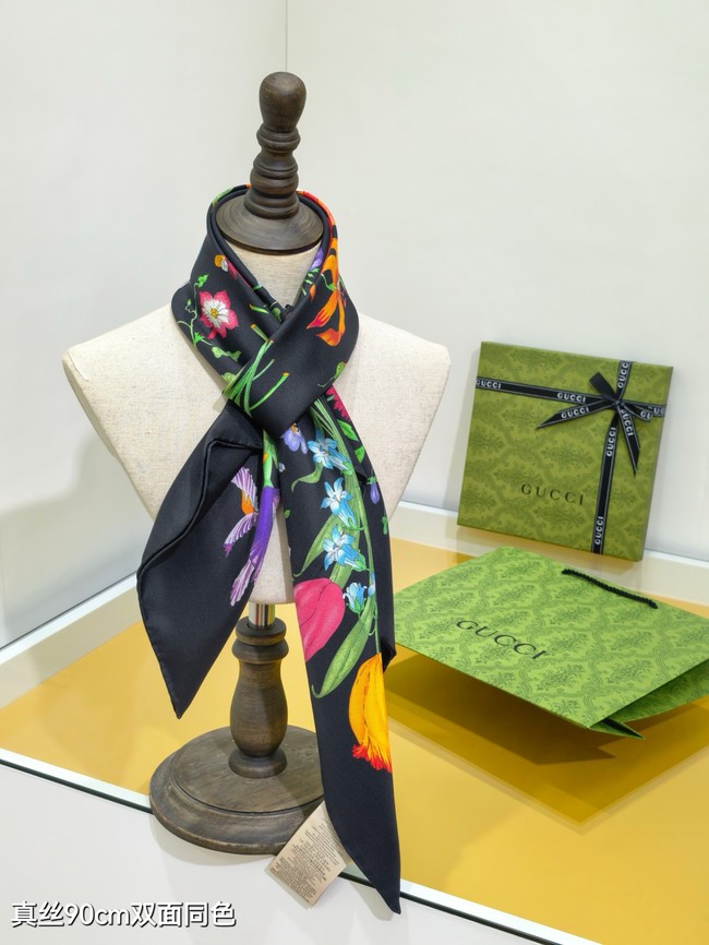 Gucci Shawl Cashmere and Silk Jacquard KY115