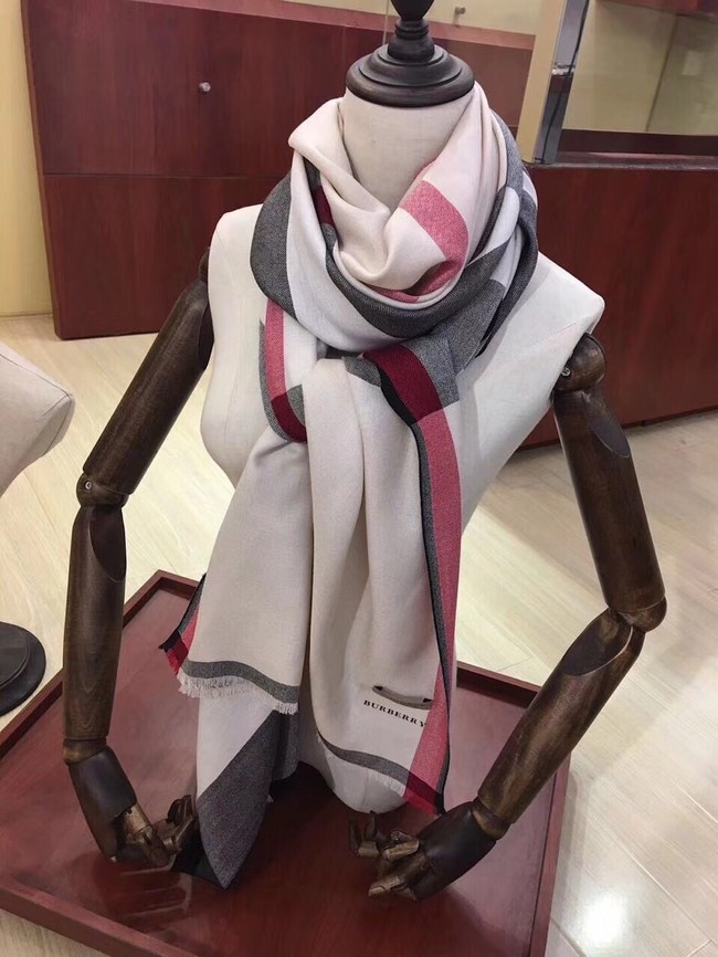 Burberry Shawl Wool Silk and Cotton KY191