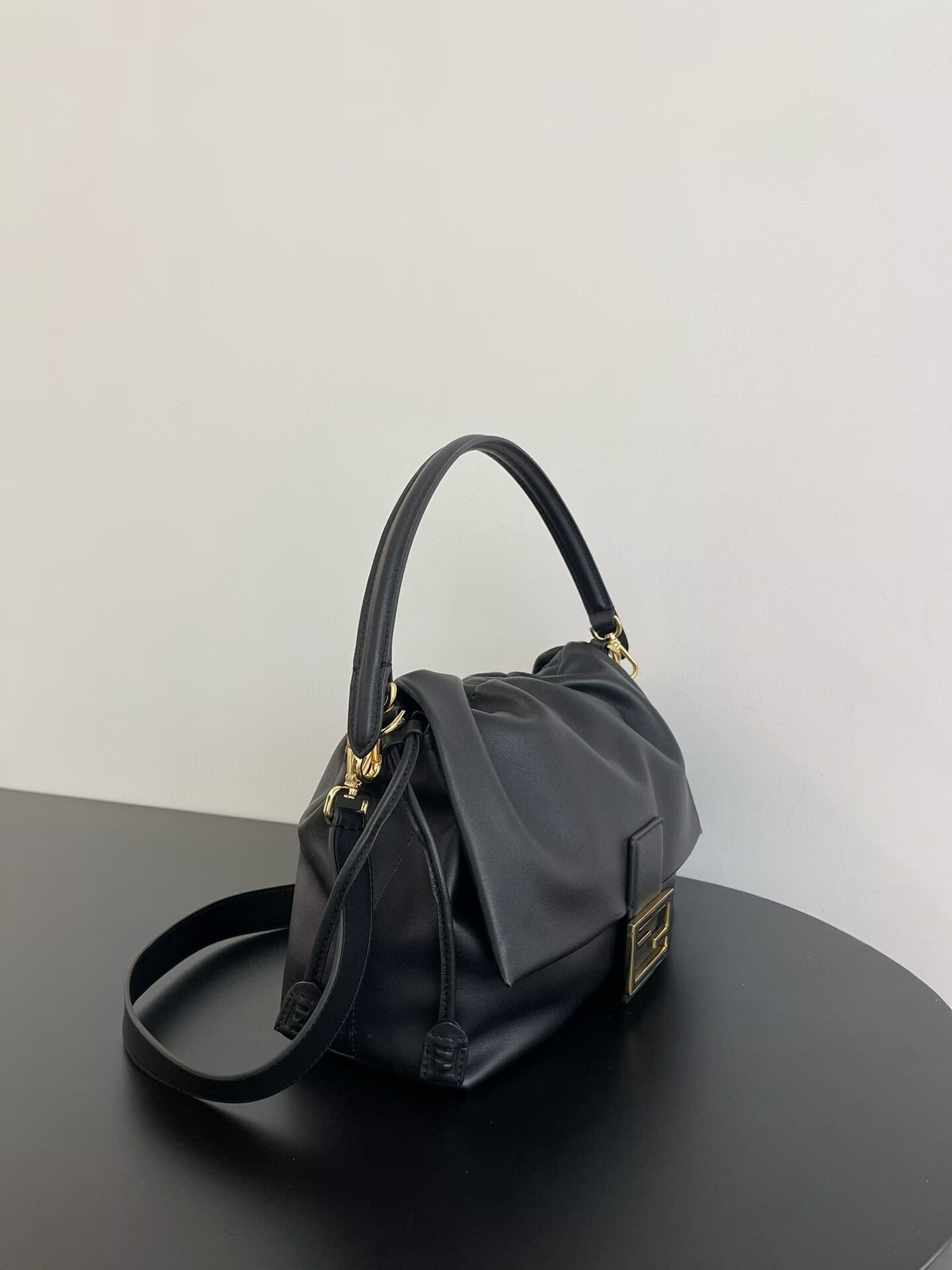 Fendi Mamma Baguette Original Leather Top Handle Bag 8832 Black Fendi Mamma Baguette Original Leather Top Handle Bag 8832 Black