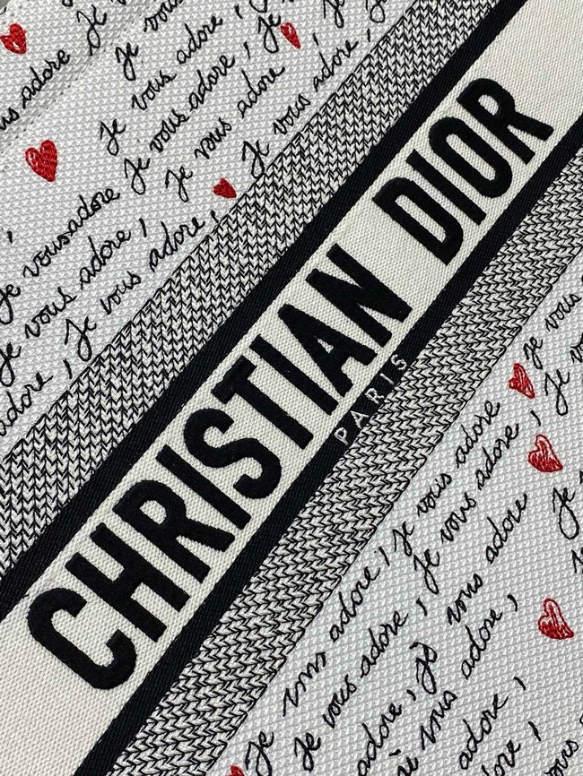 Medium Dior Book Tote Dior Oblique Embroidery and Calfskin M1324CZ-1