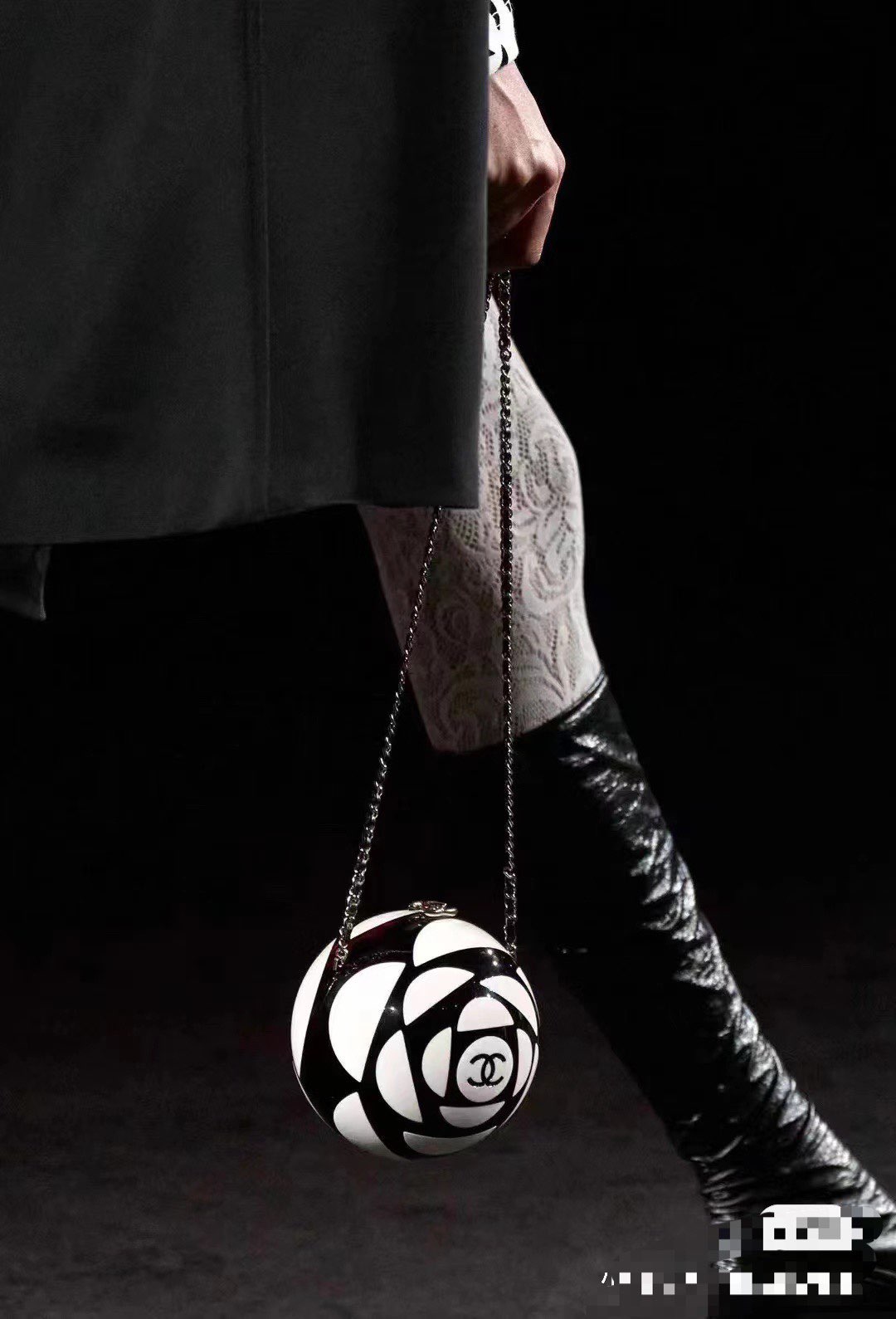 Chanel Camellia Mini Ball Bag 63029 White&Black Chanel Camellia Mini Ball Bag 63029 White&Black