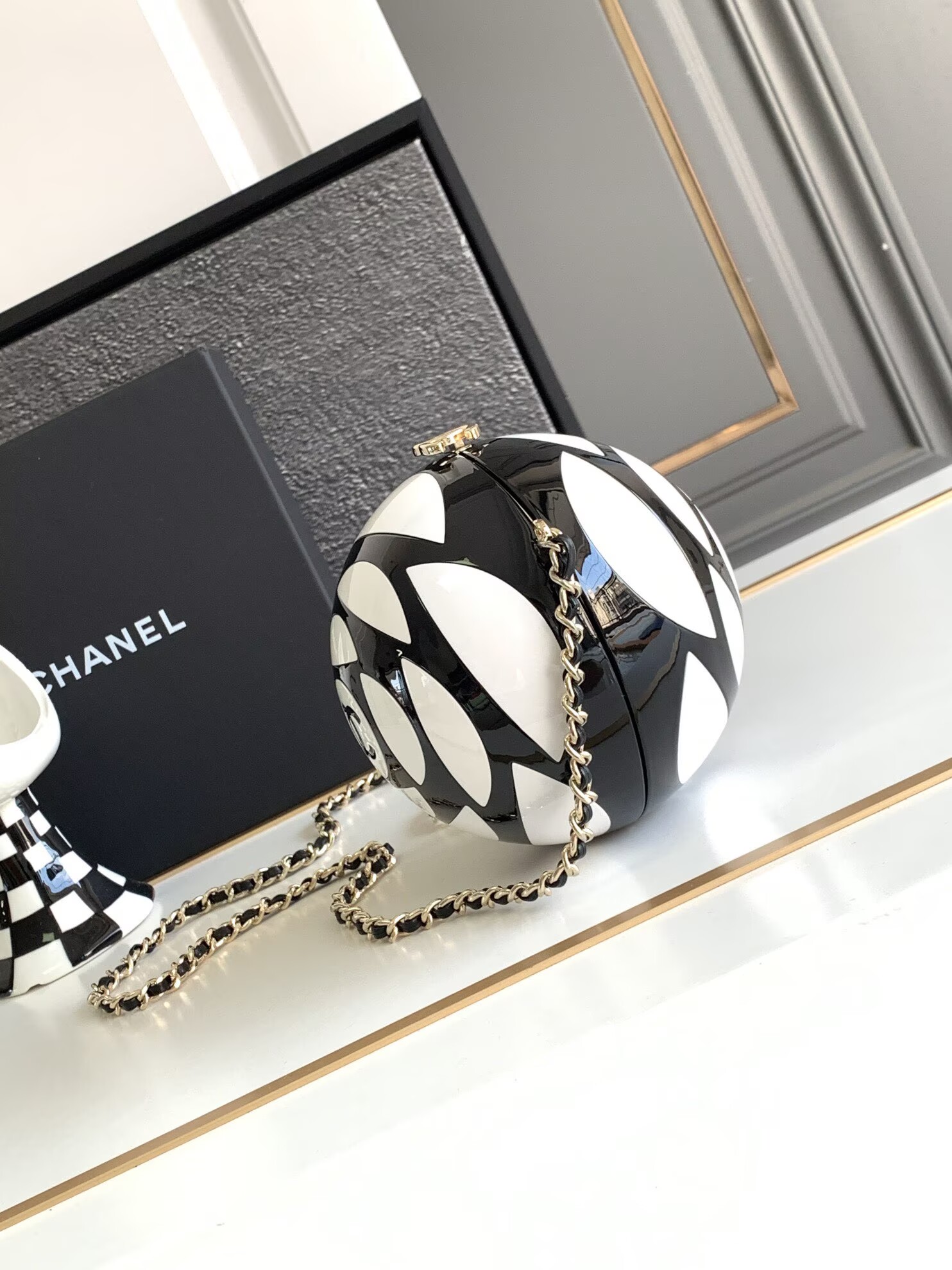 Chanel Camellia Mini Ball Bag 63029 White&Black Chanel Camellia Mini Ball Bag 63029 White&Black