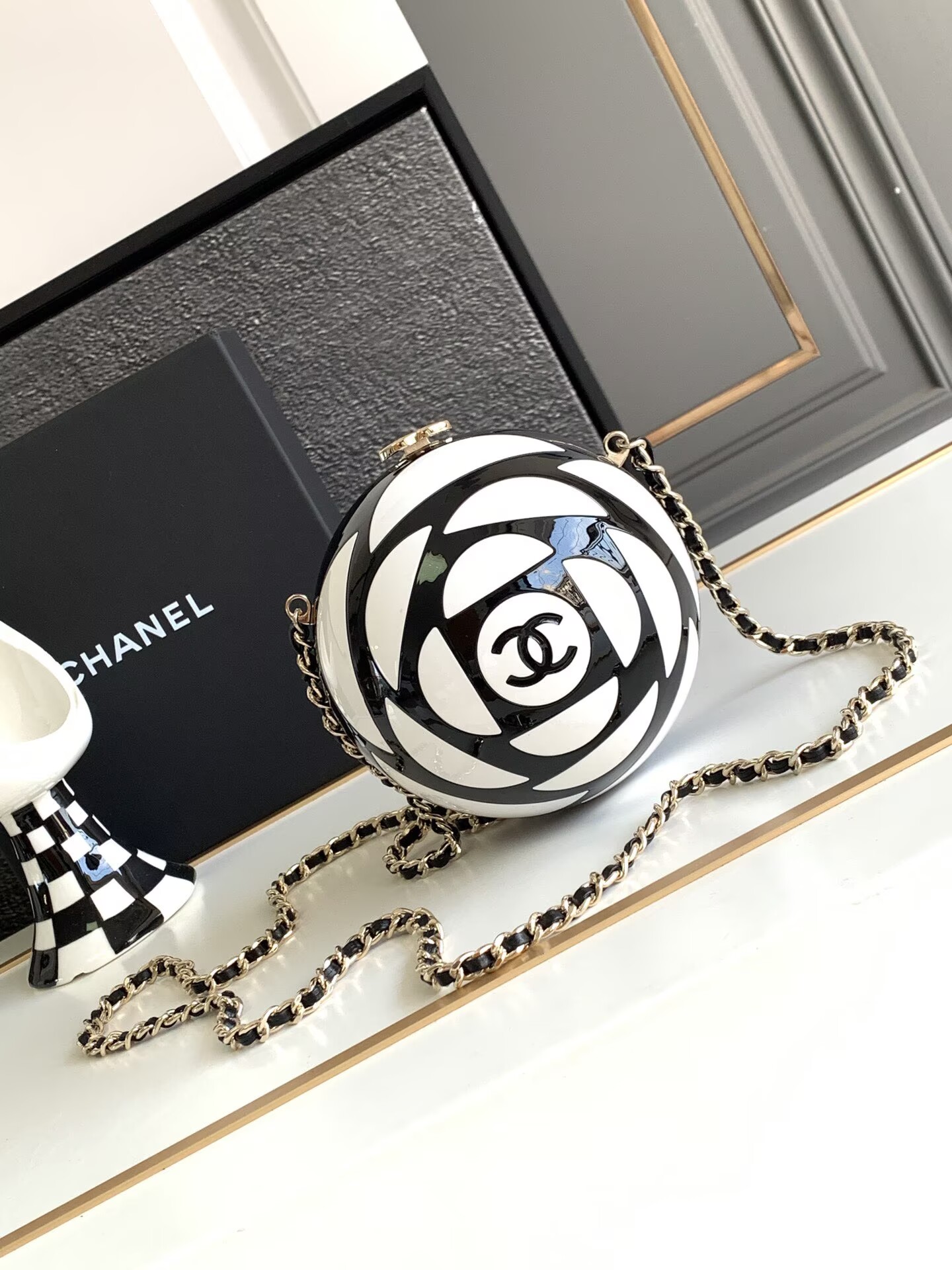 Chanel Camellia Mini Ball Bag 63029 White&Black Chanel Camellia Mini Ball Bag 63029 White&Black