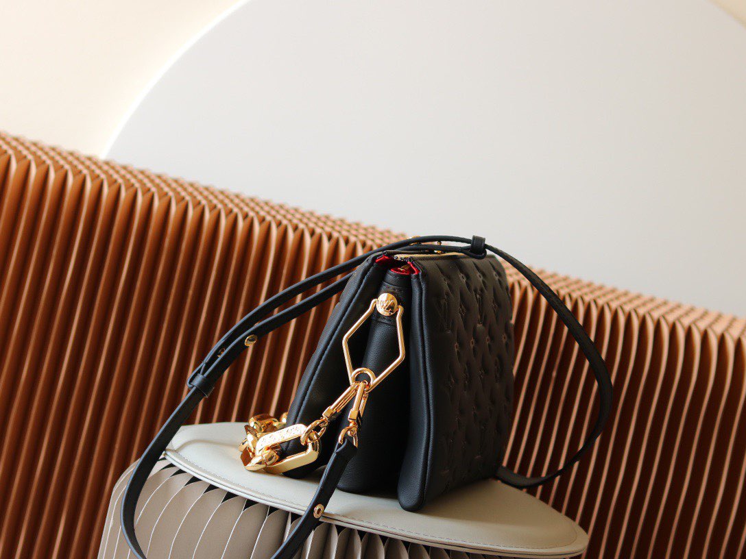 Louis Vuitton Original Leather SKI Coussin BB M20547 Black Gold-Tone Louis Vuitton Original Leather SKI Coussin BB M20547 Black Gold-Tone