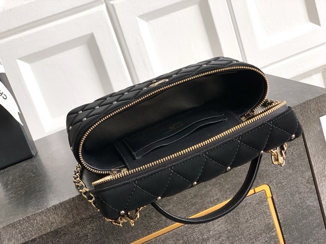 Chanel Vanity with Chain 26C AP4860 black