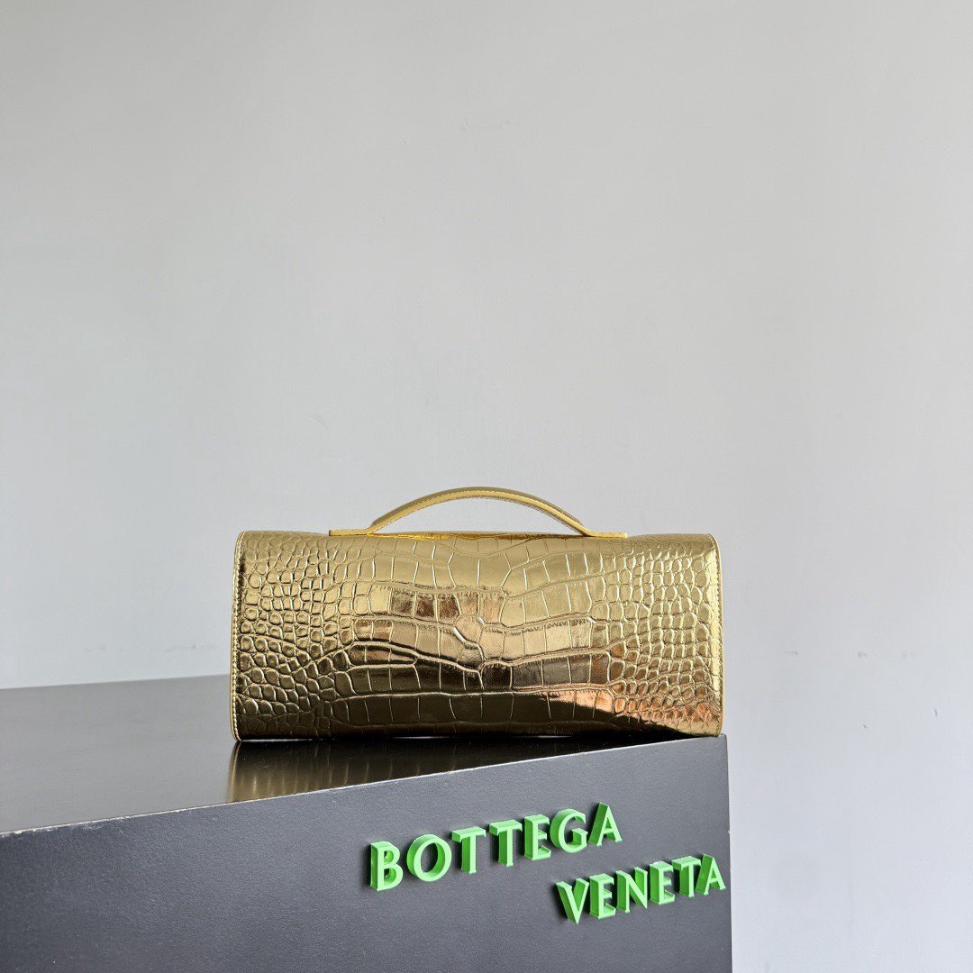 Bottega Veneta Long Clutch Andiamo With Handle alligator leather 741511 Gold