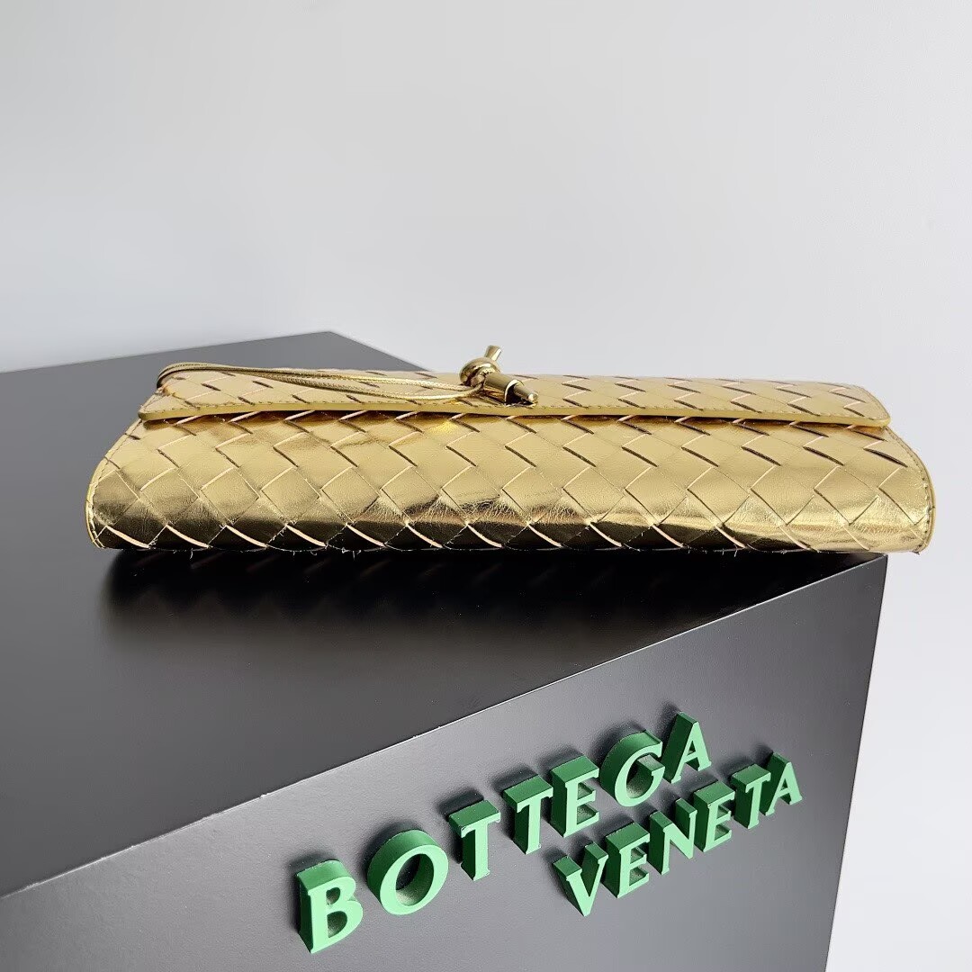 Bottega Veneta Original Leather Long Clutch Andiamo With Handle 741511 Gold Bottega Veneta Original Leather Long Clutch Andiamo With Handle 741511 Gold