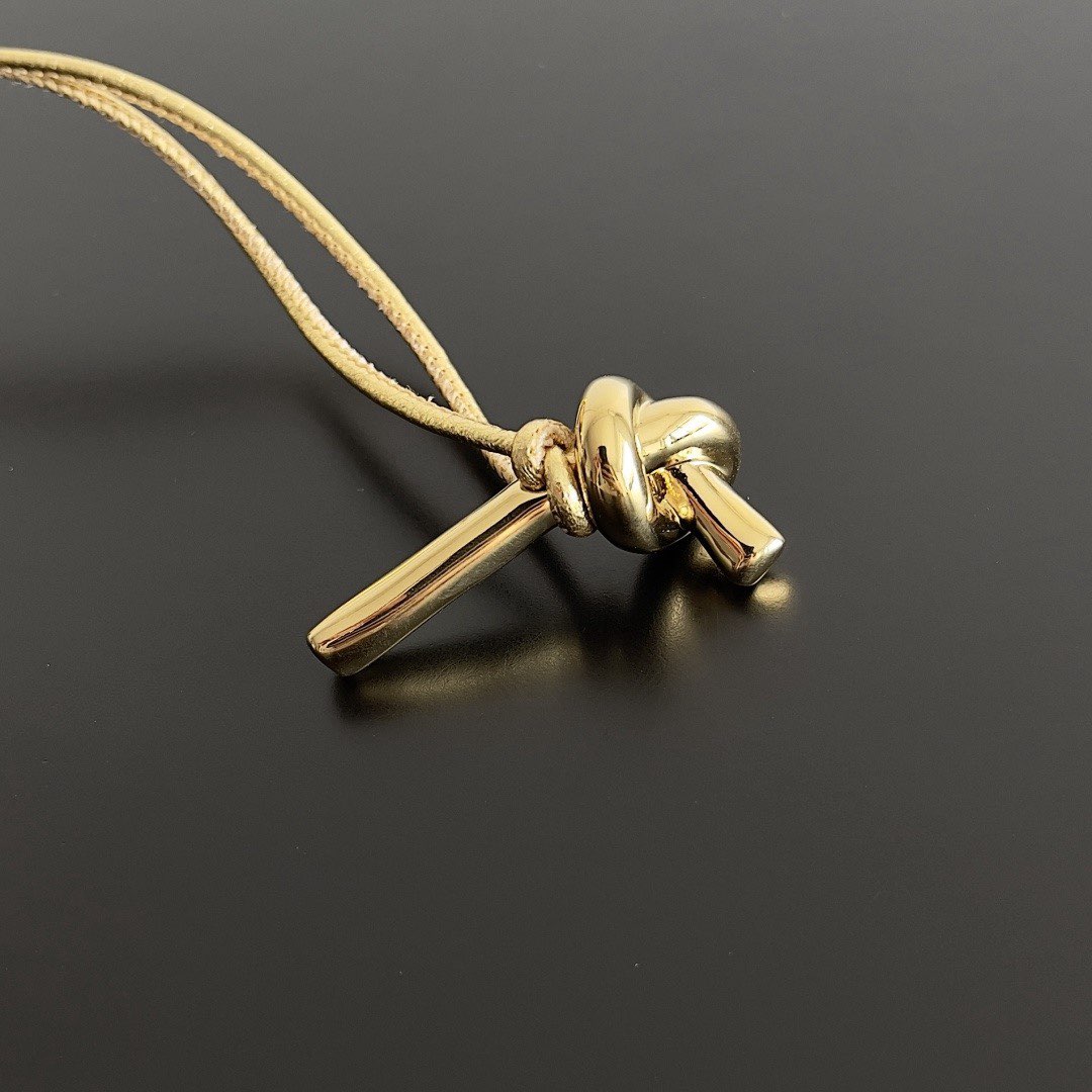 Bottega Veneta Original Leather Long Clutch Andiamo With Handle 741511 Gold Bottega Veneta Original Leather Long Clutch Andiamo With Handle 741511 Gold