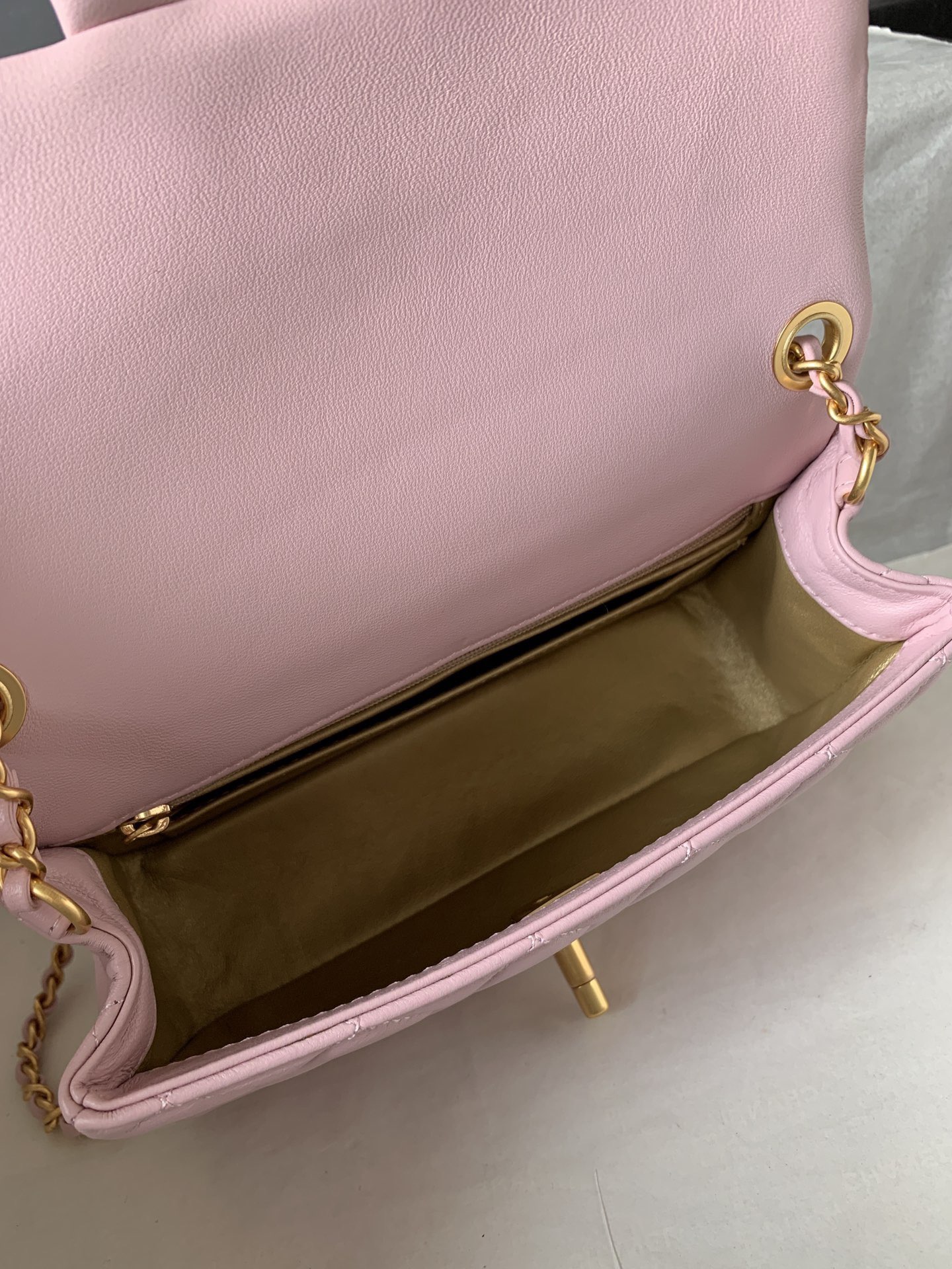 Chanel MINI Flap Bag Original Sheepskin Leather AS1787 Light Pink Chanel MINI Flap Bag Original Sheepskin Leather AS1787 Light Pink